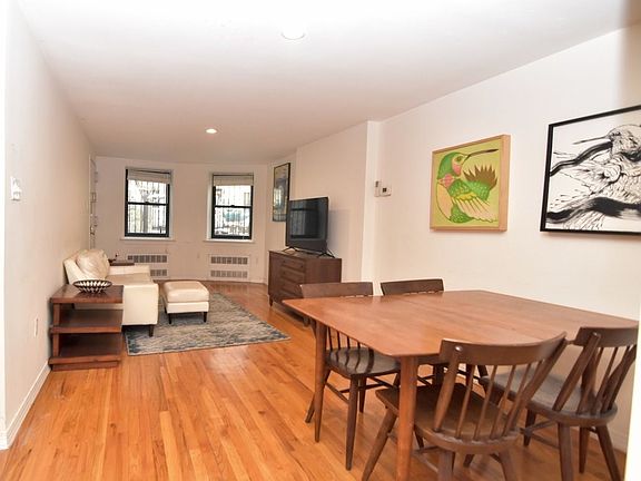 3rd image of 105 Hamilton Pl