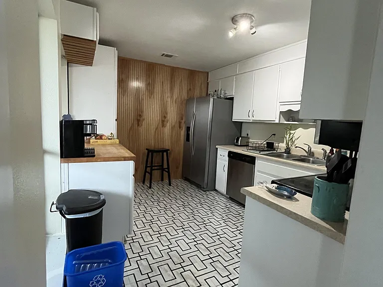 903 Largo Dr — Photo 9