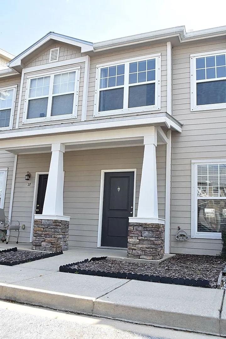 Well Maintained 2 Bedroom 2.5 Bath Townhouse in Verandas at Freeport — Photo 4