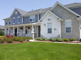 505 Pond Gate Dr, Barrington Hills, IL 60010