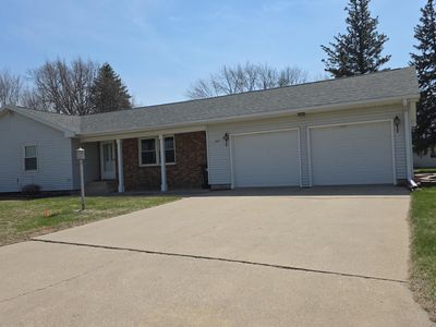 801 E Maple Dr, Hartley, IA, 51346