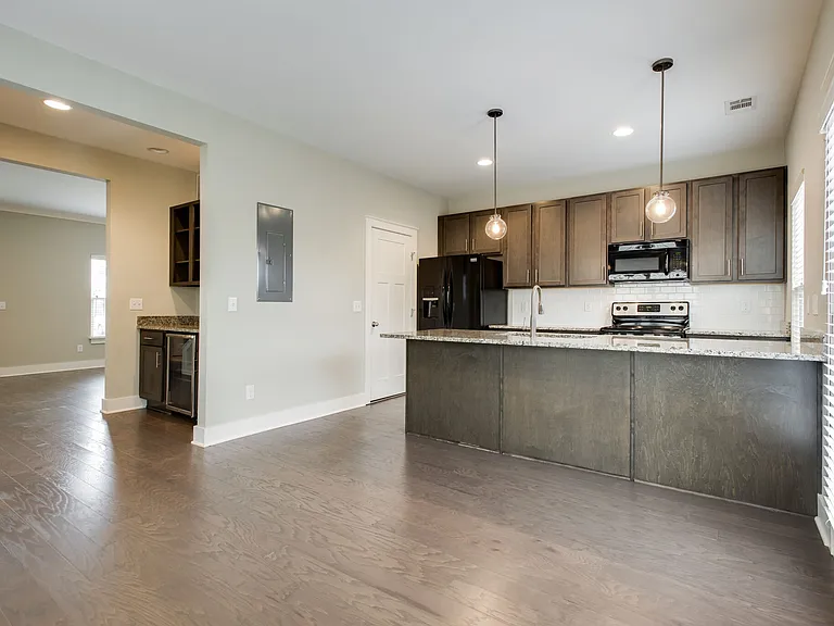 5715 California Ave — Photo 18