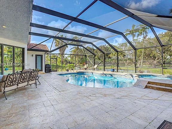 3rd image of 343 Coconut Cir