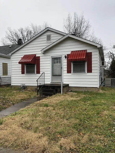 1220 Marshall Ave photo 1