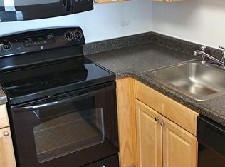 935 N Dearborn St, Chicago, IL 60610