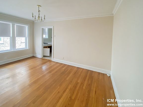 3rd image of 4452 N Hermitage Ave #1