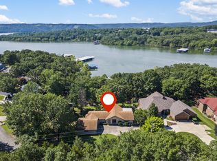 374 Lakefront Cir, Kimberling City, MO 65686