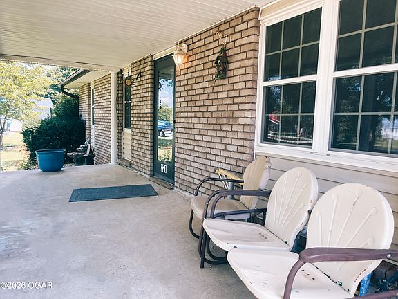 2nd image of 221 Stella Ave