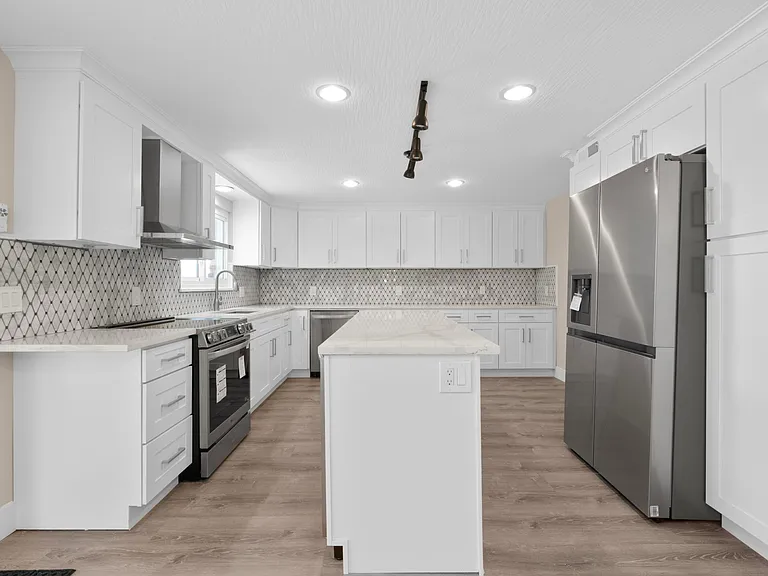 3383 Paris Blvd — Photo 31