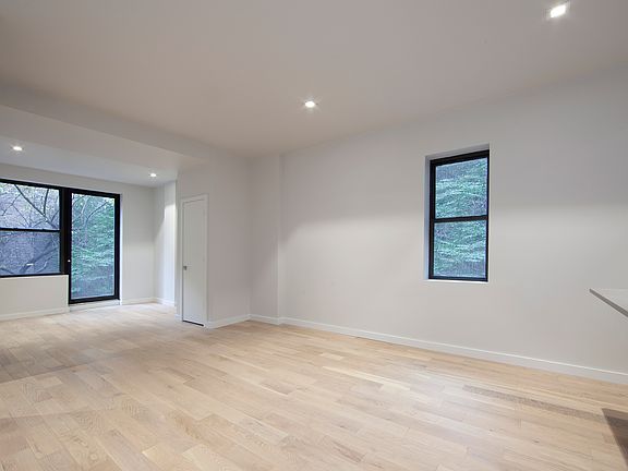 5th image of 241 E 18th St #3
