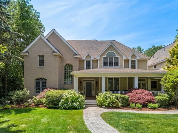 10 Whispering Ln, Natick, MA 01760