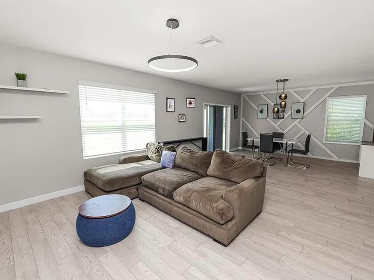 3231 Hilltop Cir — Photo 3