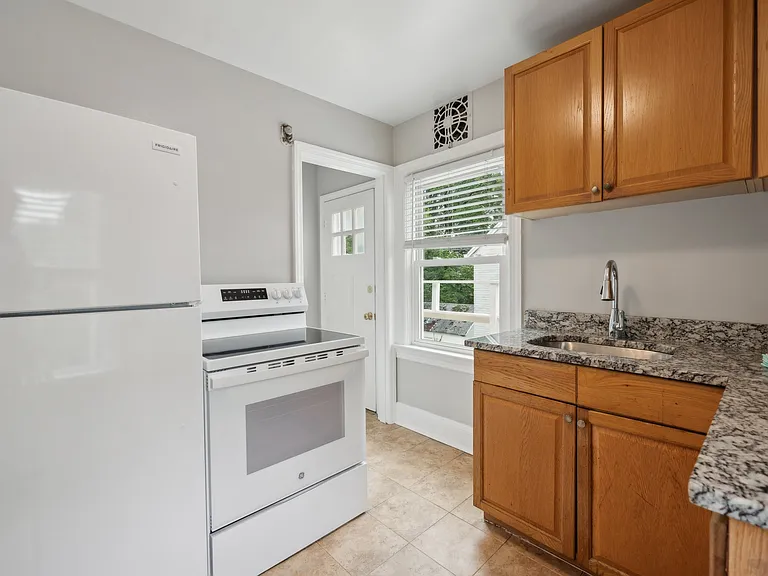 4504 Guilford Rd — Photo 10