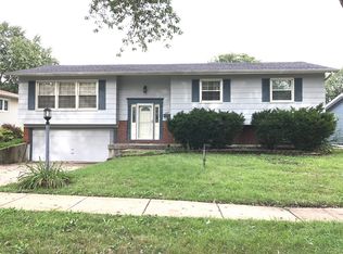 6867 Edgebrook Ln, Hanover Park, IL 60133