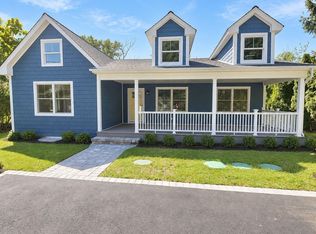 5 Lane #G, Huntington, NY 11743