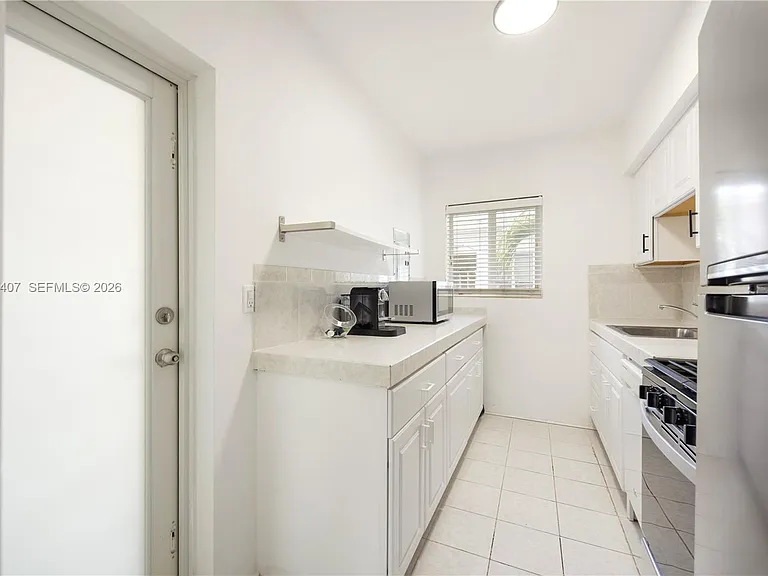 1110 Venetian Way #2B — Photo 8