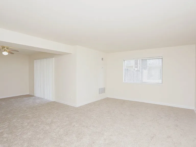 Mount Vernon Apartments — Photo 17