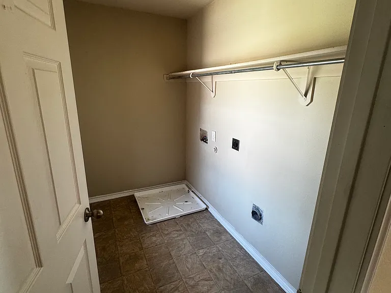 380 Woodgrove Dr #A — Photo 7