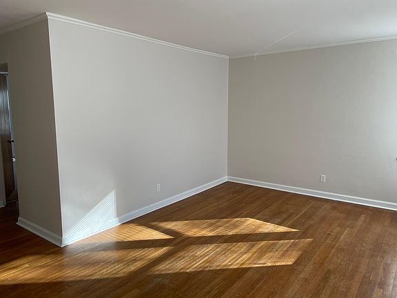 5th image of 353 Orchard Dr #1E
