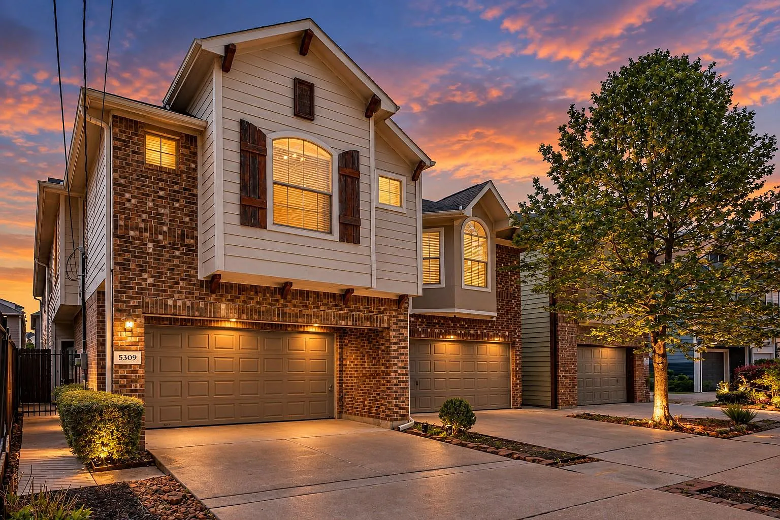 3 bed, 2.5 bath, 2467 sqft, $3,200 — Photo 1