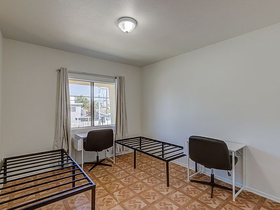 4th image of 1283 W 38th St #1283