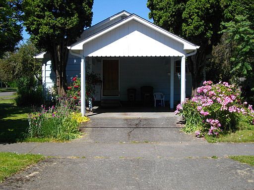 2nd image of 704 N 12th St