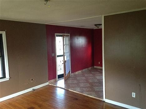 4th image of 111 E Wood Ave