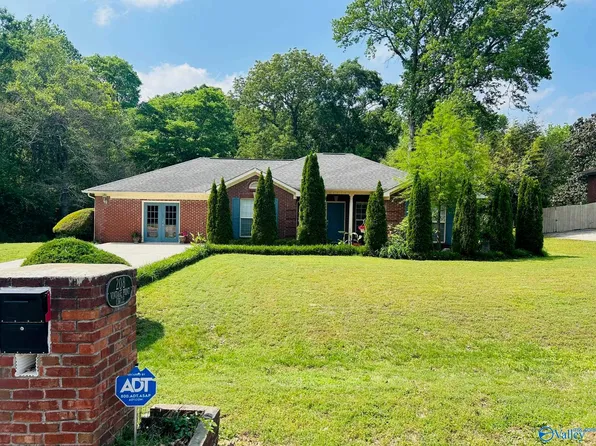 208 Vintage Point Cir, Huntsville, AL 35811