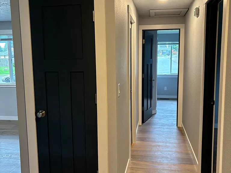 1925 E Belair Dr — Photo 10