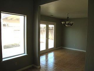 4th image of 3021 Glen Park Way