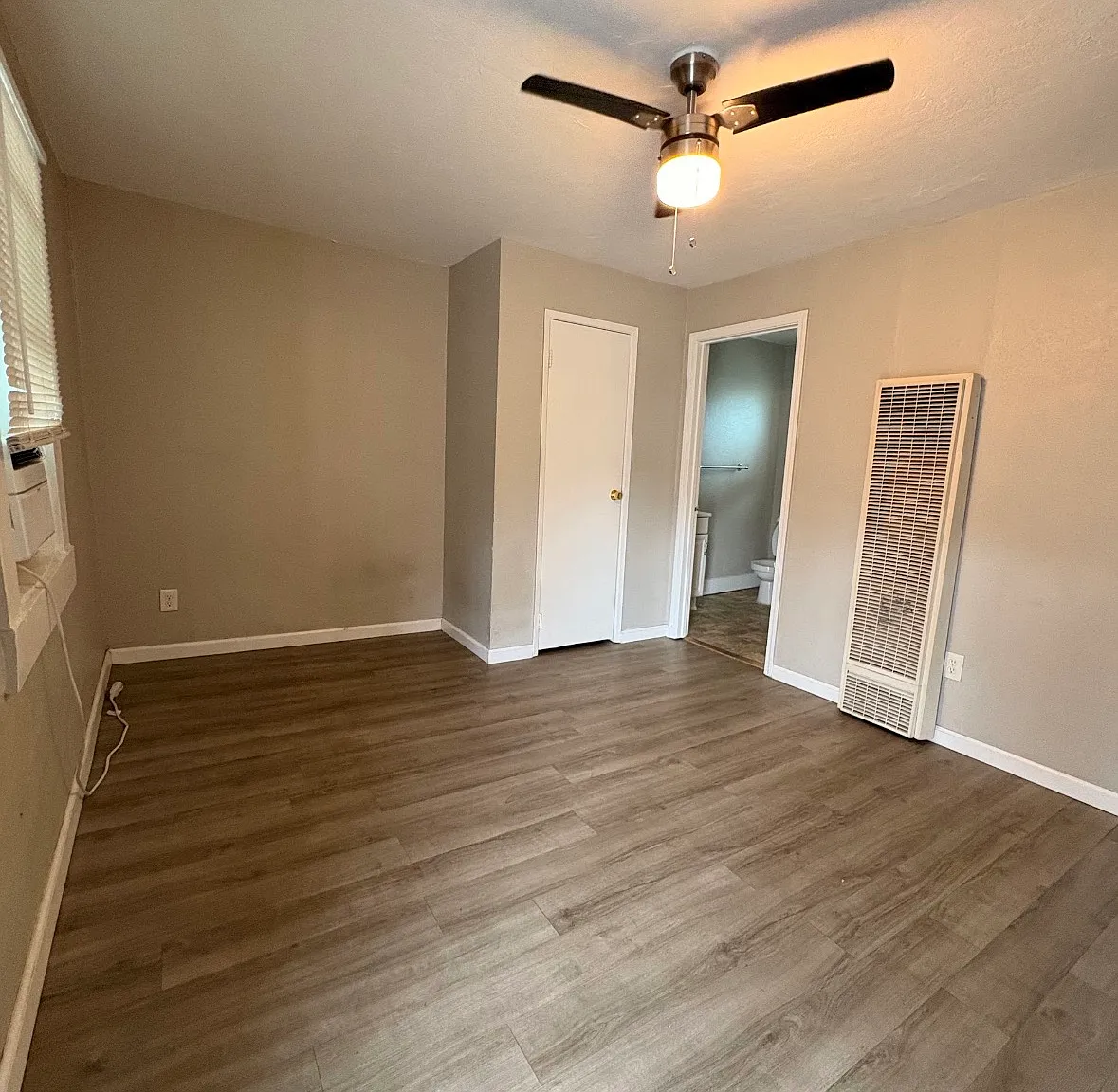 Studio, $1,250 — Photo 2
