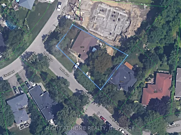 1565 Kipper Ave, Mississauga, ON L5G 4C9