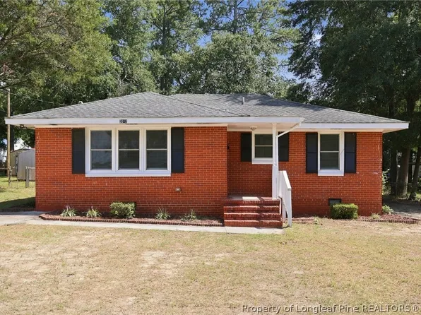 2072 Seneca Dr, Fayetteville, NC 28301