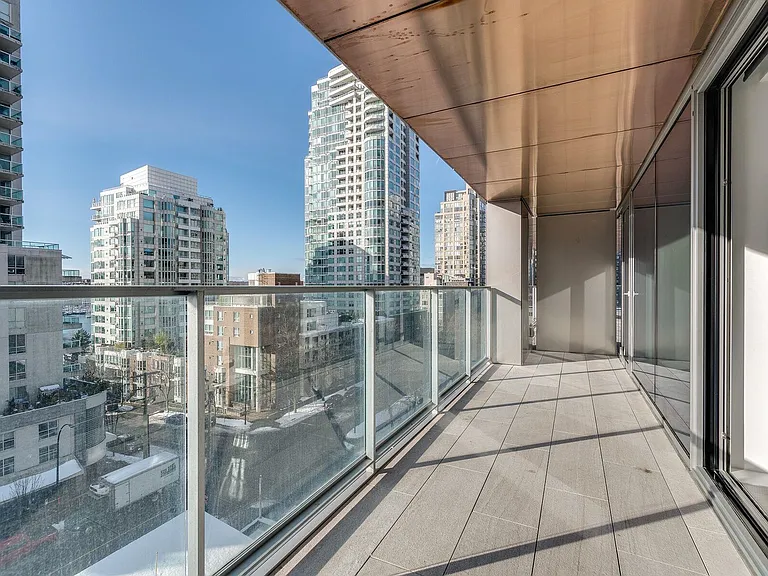 1480 Howe St #1603 — Photo 13
