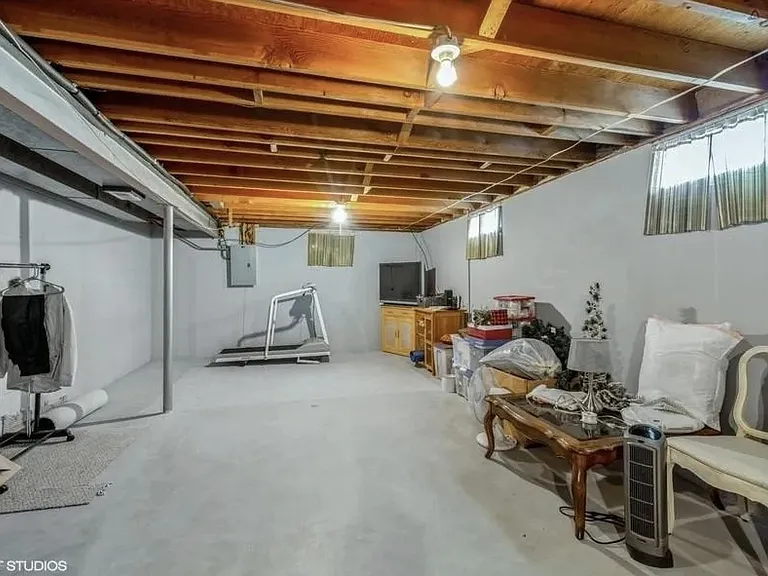 2919 Russell Dr NE — Photo 13