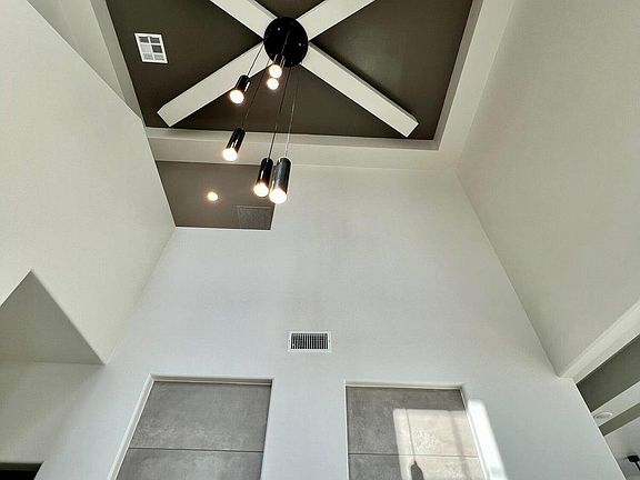 3rd image of 920 Nayland Pl