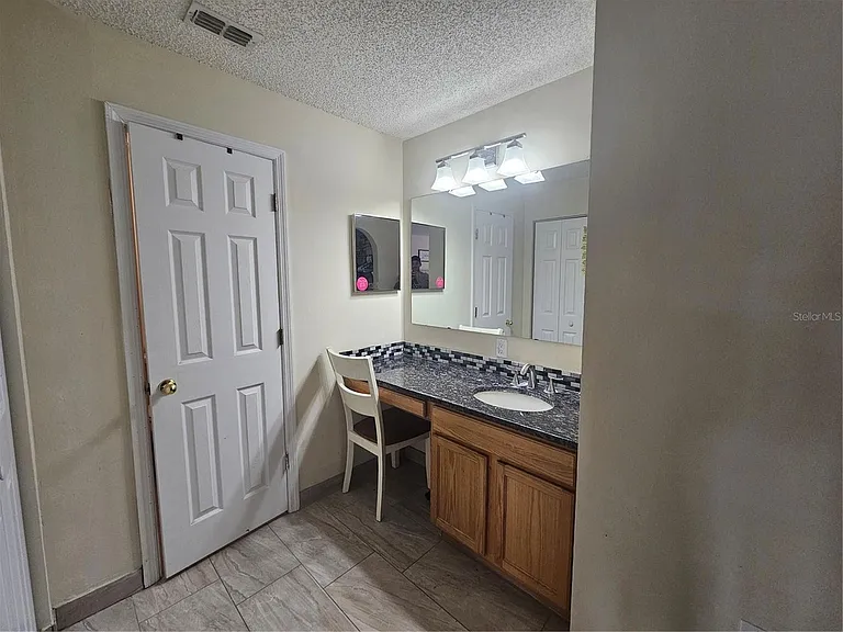 1688 Bavon Dr — Photo 5