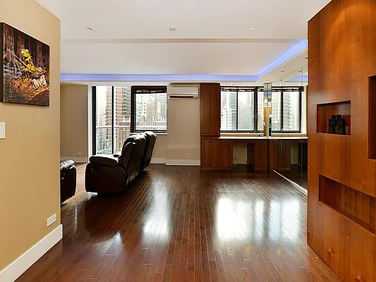 Sold by Sotheby's International Realty | media 1