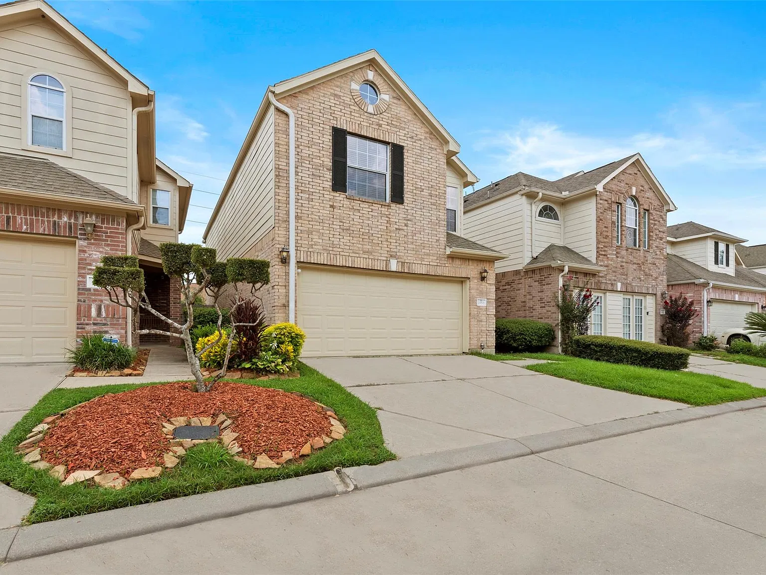 3 bed, 2.5 bath, 1841 sqft, $1,750 — Photo 4
