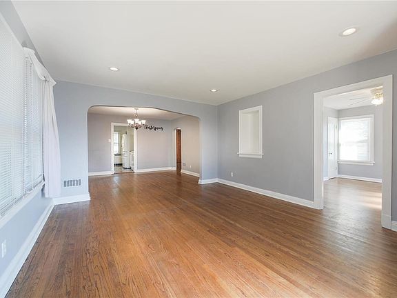 5th image of 21 Randolph Ave