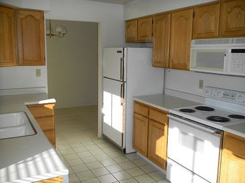 Please note ceramic tile floor