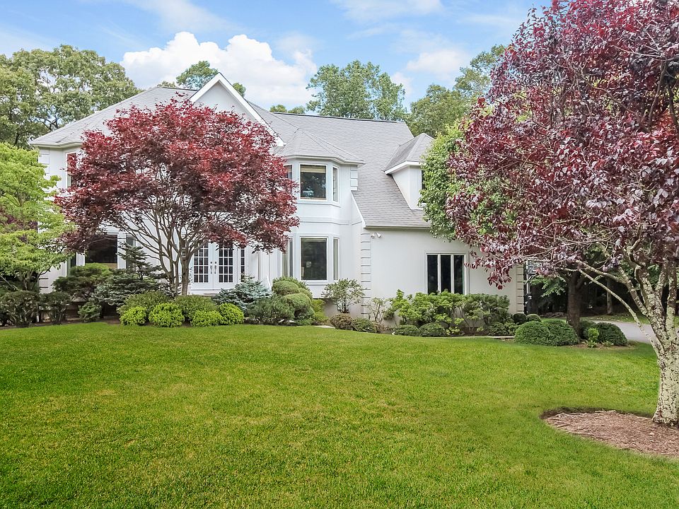 1st image of 22 Pond Hollow Ct