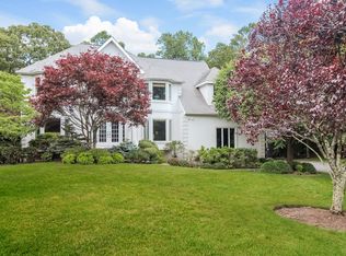 22 Pond Hollow Ct, Pleasantville, NY 10570