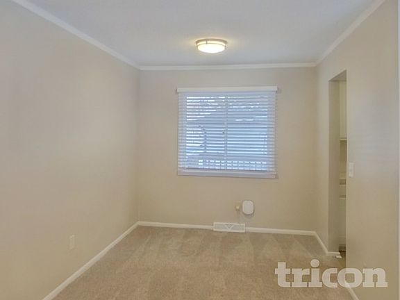 4th image of 13101 Thomas Ave S