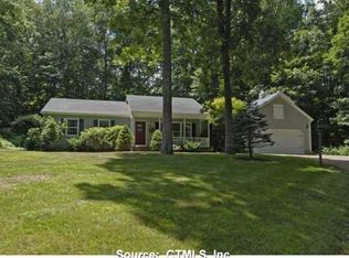 22 Ridge Rd, Essex, CT 06426