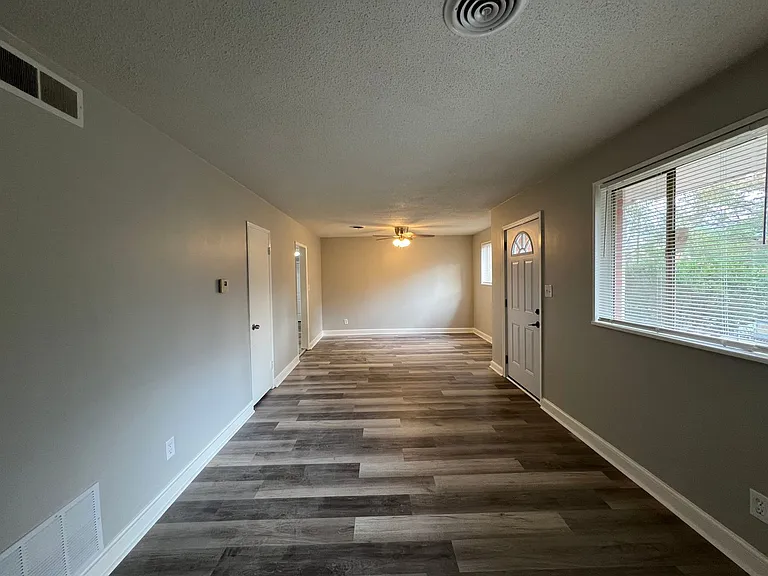 3608 Willow Lane Dr — Photo 7