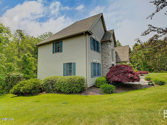 5th image of 3031 Mountain Cres