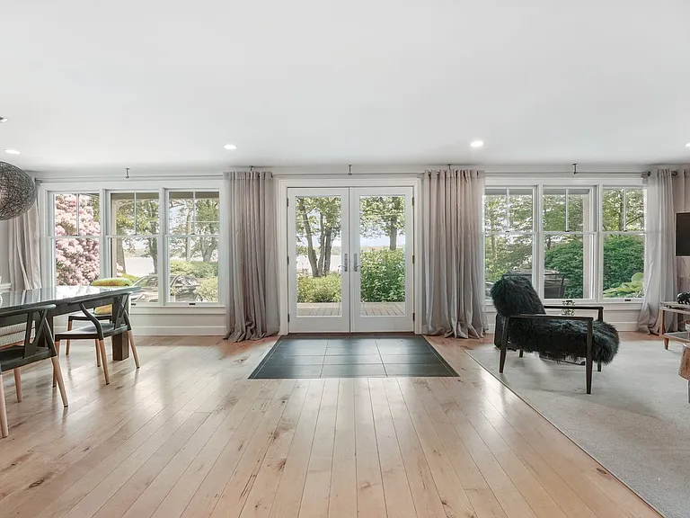 49 Beach Rd — Photo 9