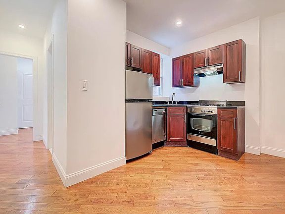 4th image of 81 Orchard St APT 32