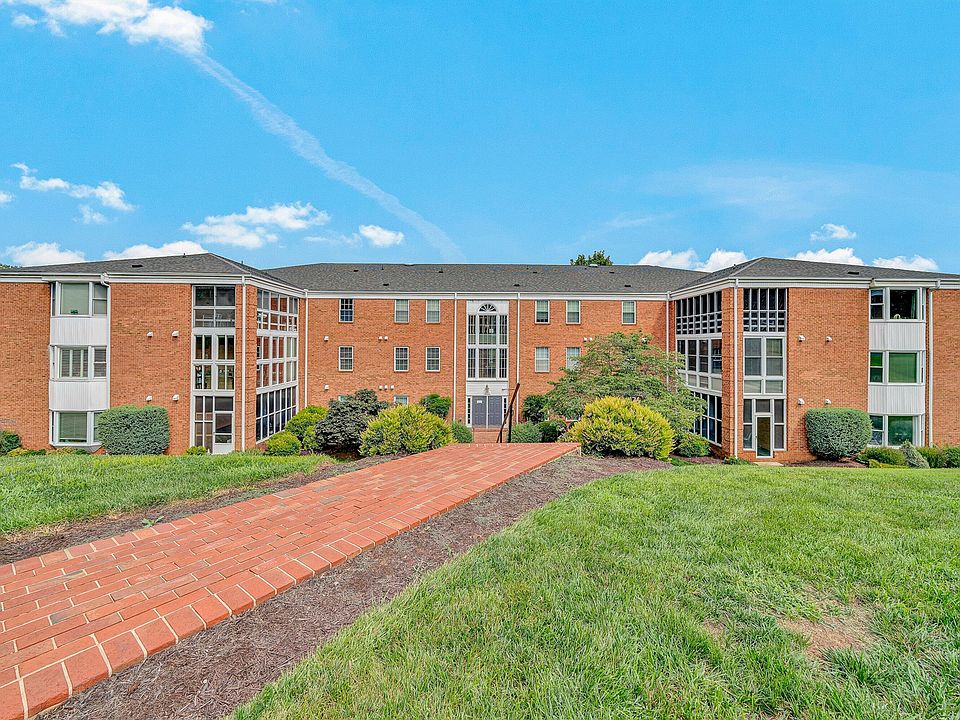 1st image of 2102 Stephenson Ave SW APT 11